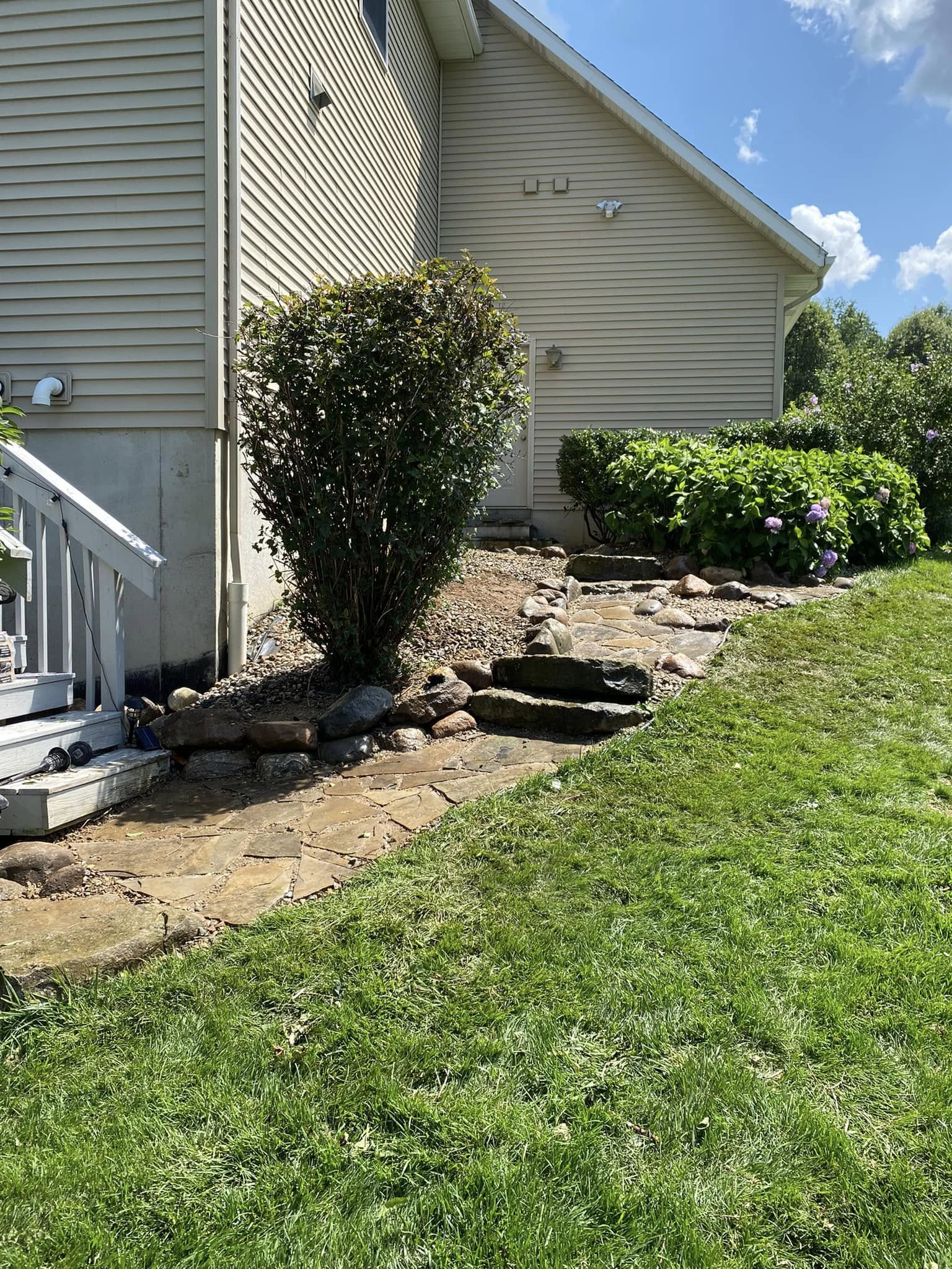 Precision deep edge landscape bed reshaping installation